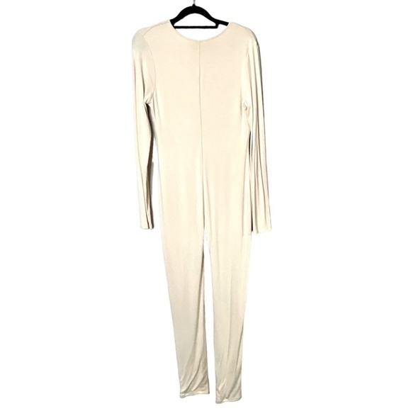 NAKED WARDROBE Deep Vee Neck Stretch Jumpsuit Soft Peachy Cream US Sz M - Picture 4 of 9